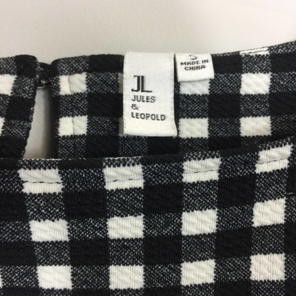 Black and White Gingham Short Sleeve Top Size Small - Picture 2 of 7